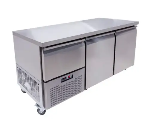 [UFS7018-R02] UNDERBAR 2 AND HALF DOOR - SOLID DOOR - 760MM